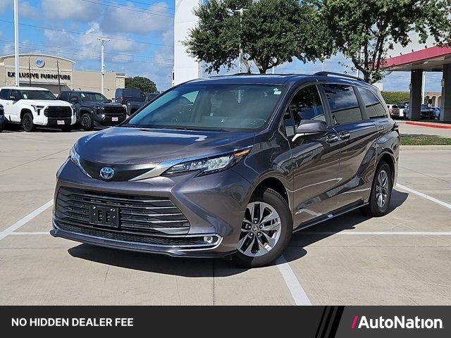 Used 2021 Toyota Sienna XLE