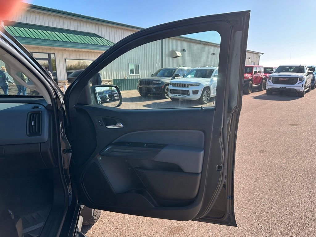 Used 2022 Chevrolet Colorado Z71 w/ Z71 Midnight Edition AWD/4WD image 28