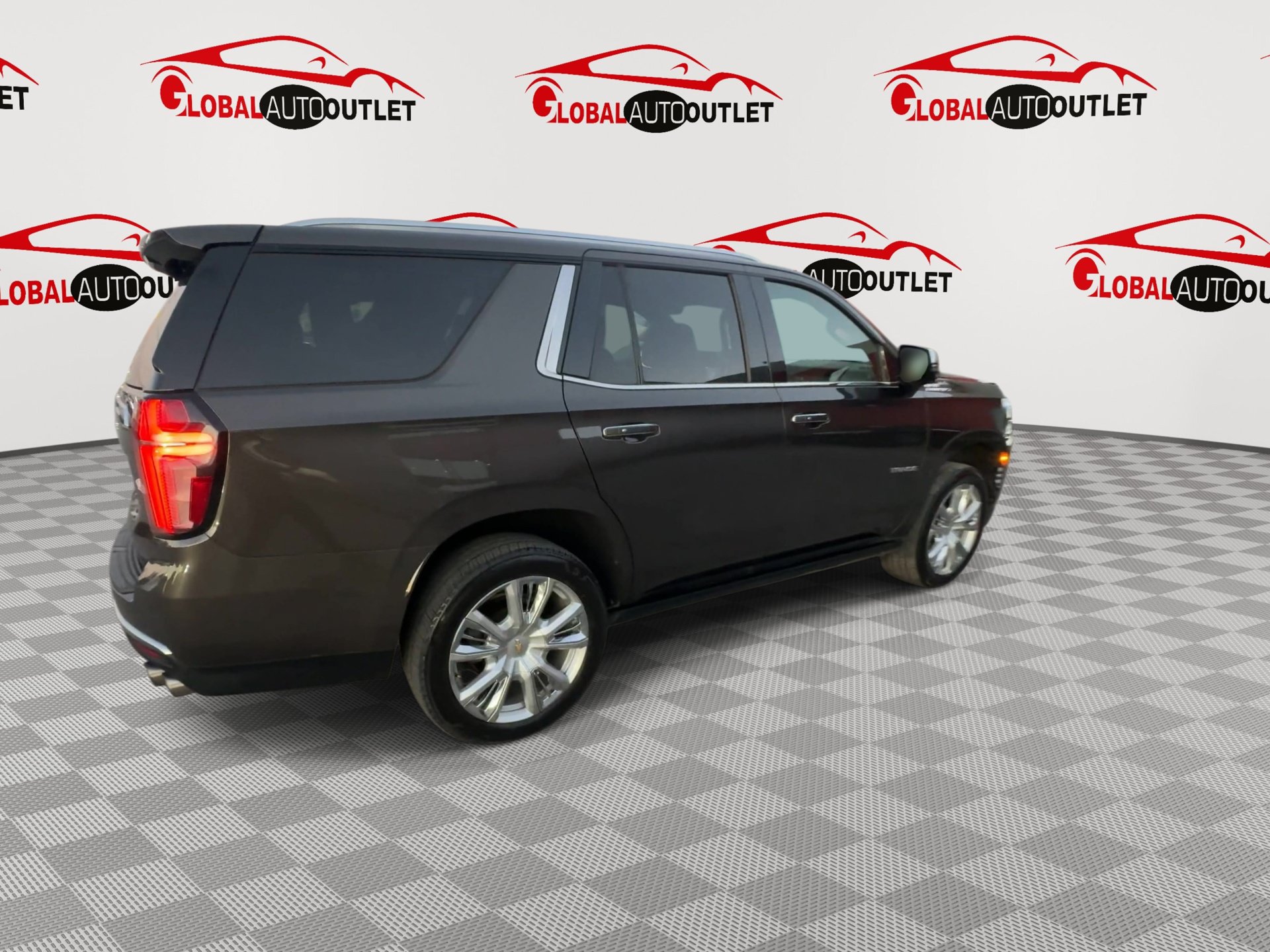 Used 2021 Chevrolet Tahoe High Country w/ Premium Package AWD/4WD image 8