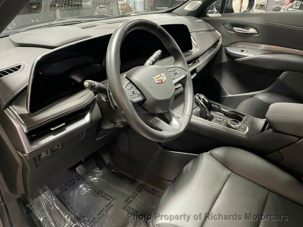 Used 2024 Cadillac XT4 Premium Luxury image 12