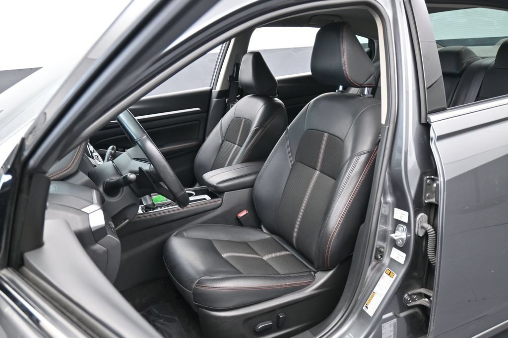 Used 2024 Nissan Altima 2.5 SR FWD image 10