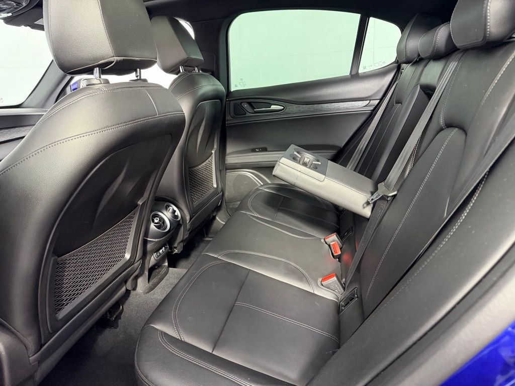 Used 2022 Alfa Romeo Stelvio Sprint RWD image 25