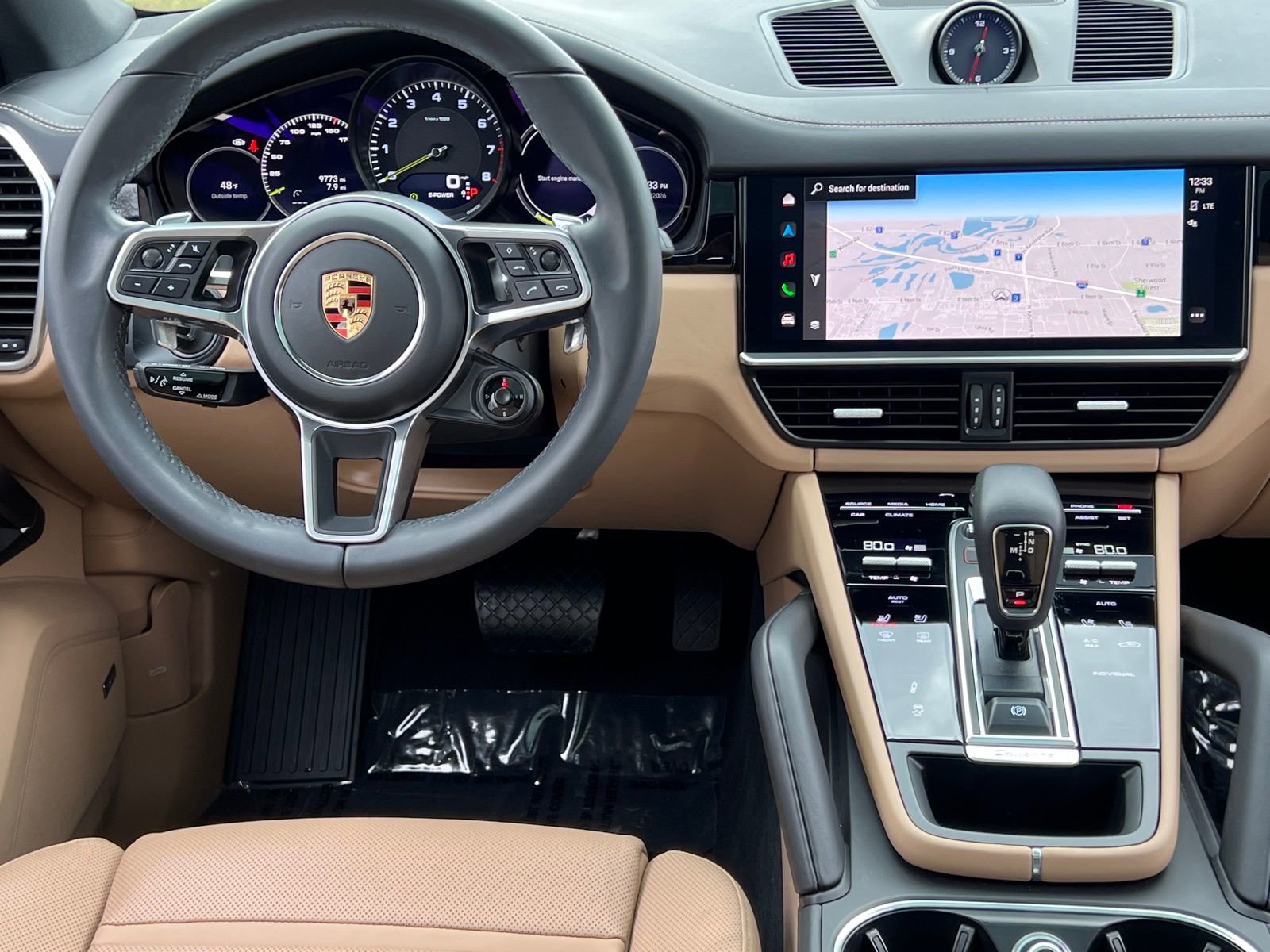 Certified 2023 Porsche Cayenne Platinum Edition image 14
