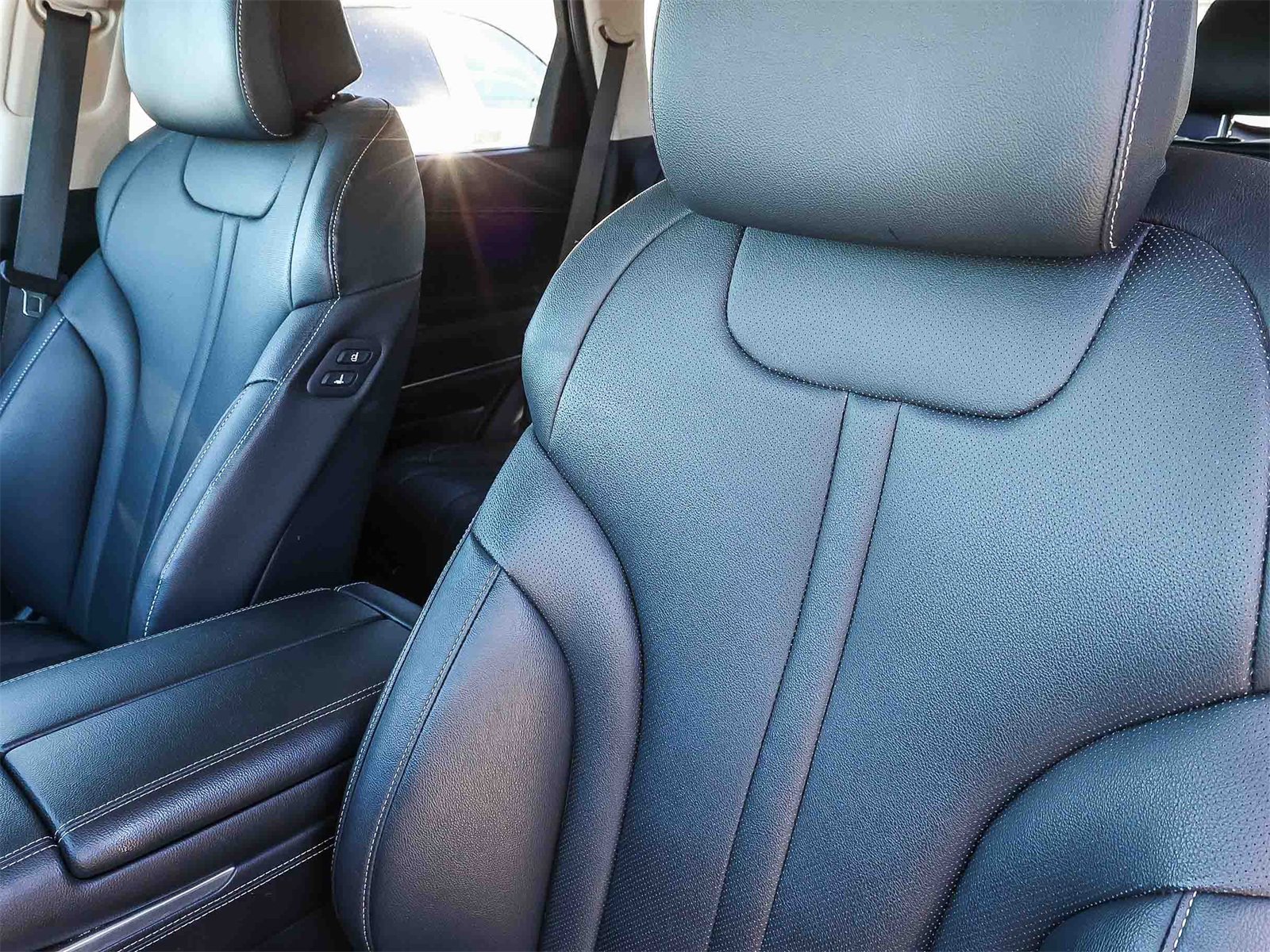 Used 2024 Genesis GV80 2.5T image 27