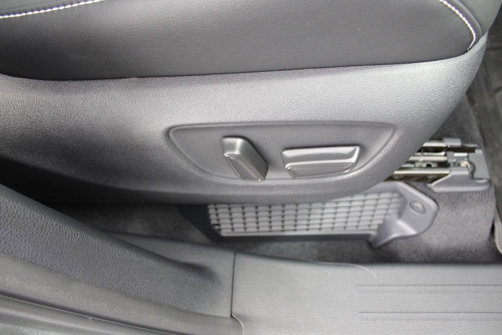 New 2026 Toyota Sienna XSE image 38