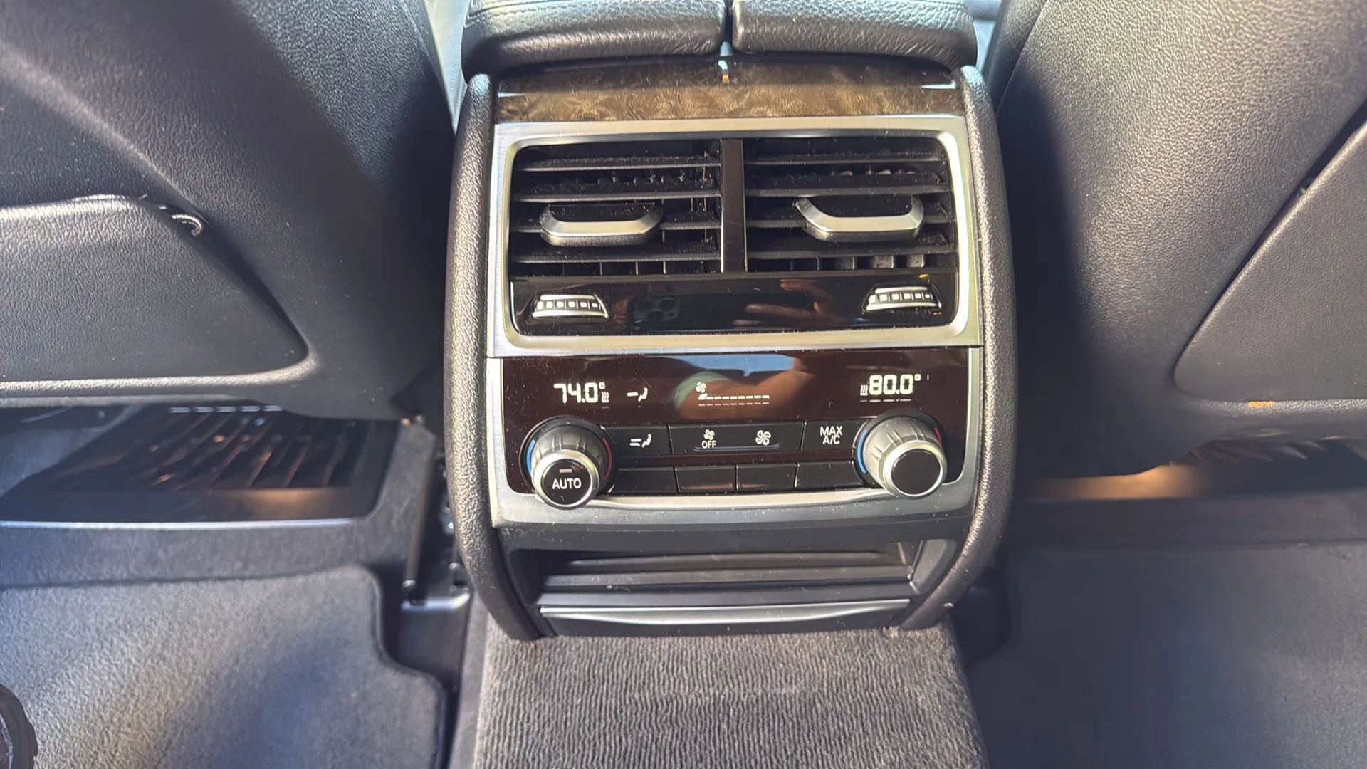 Used 2016 BMW 740i image 27