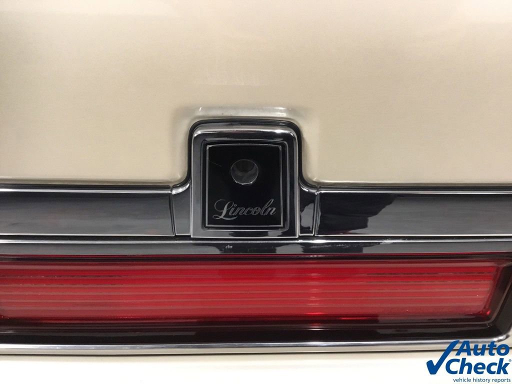 Used 1997 Lincoln Town Car Executive RWD image 13