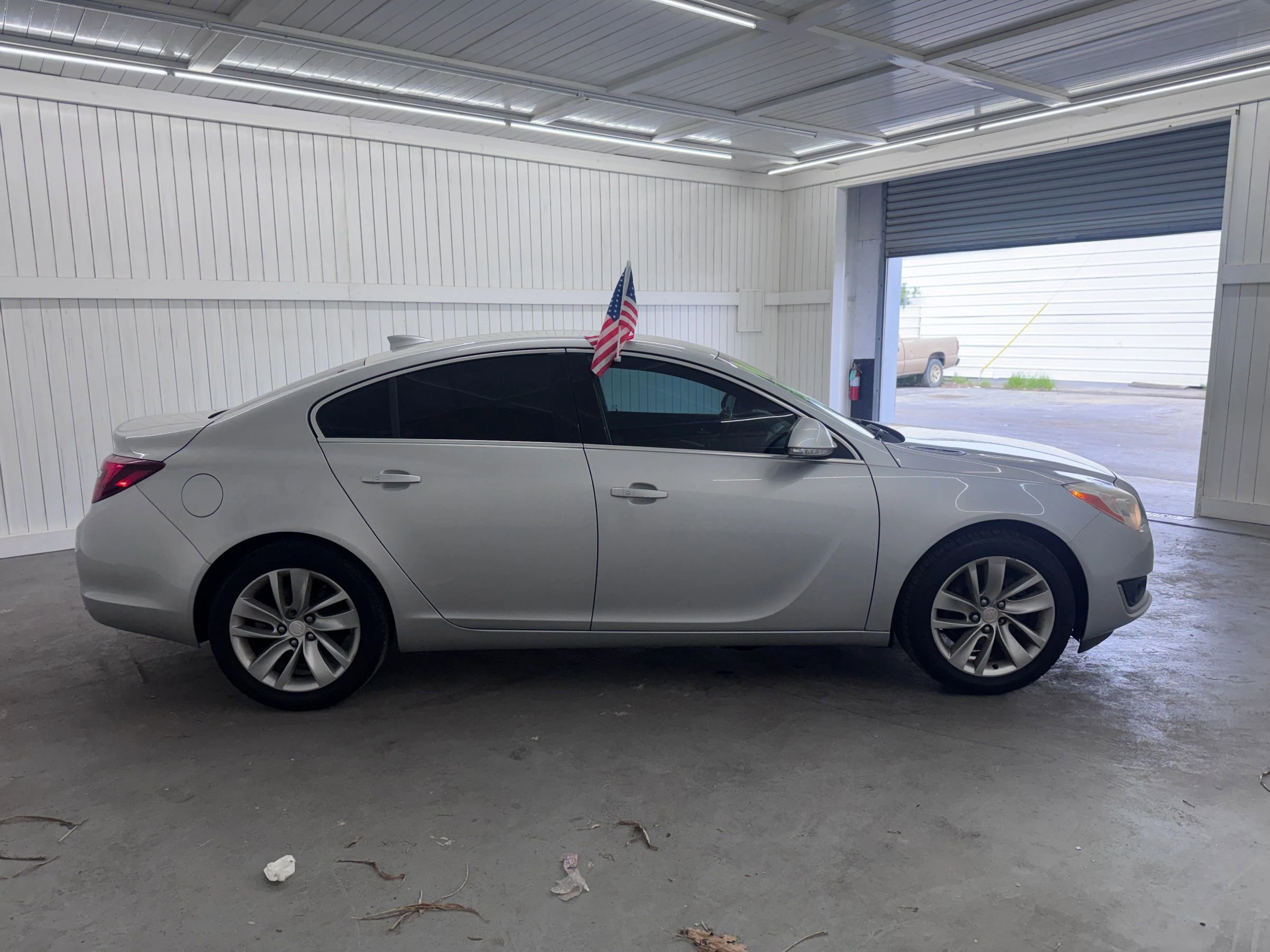 Used 2016 Buick Regal Premium AWD/4WD image 4