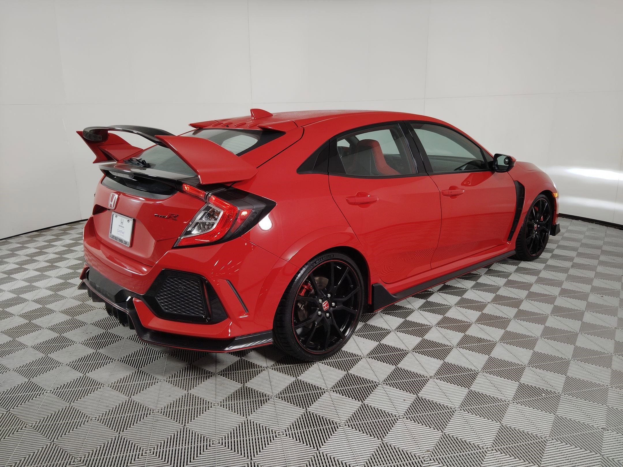 Certified 2018 Honda Civic Type R image 9