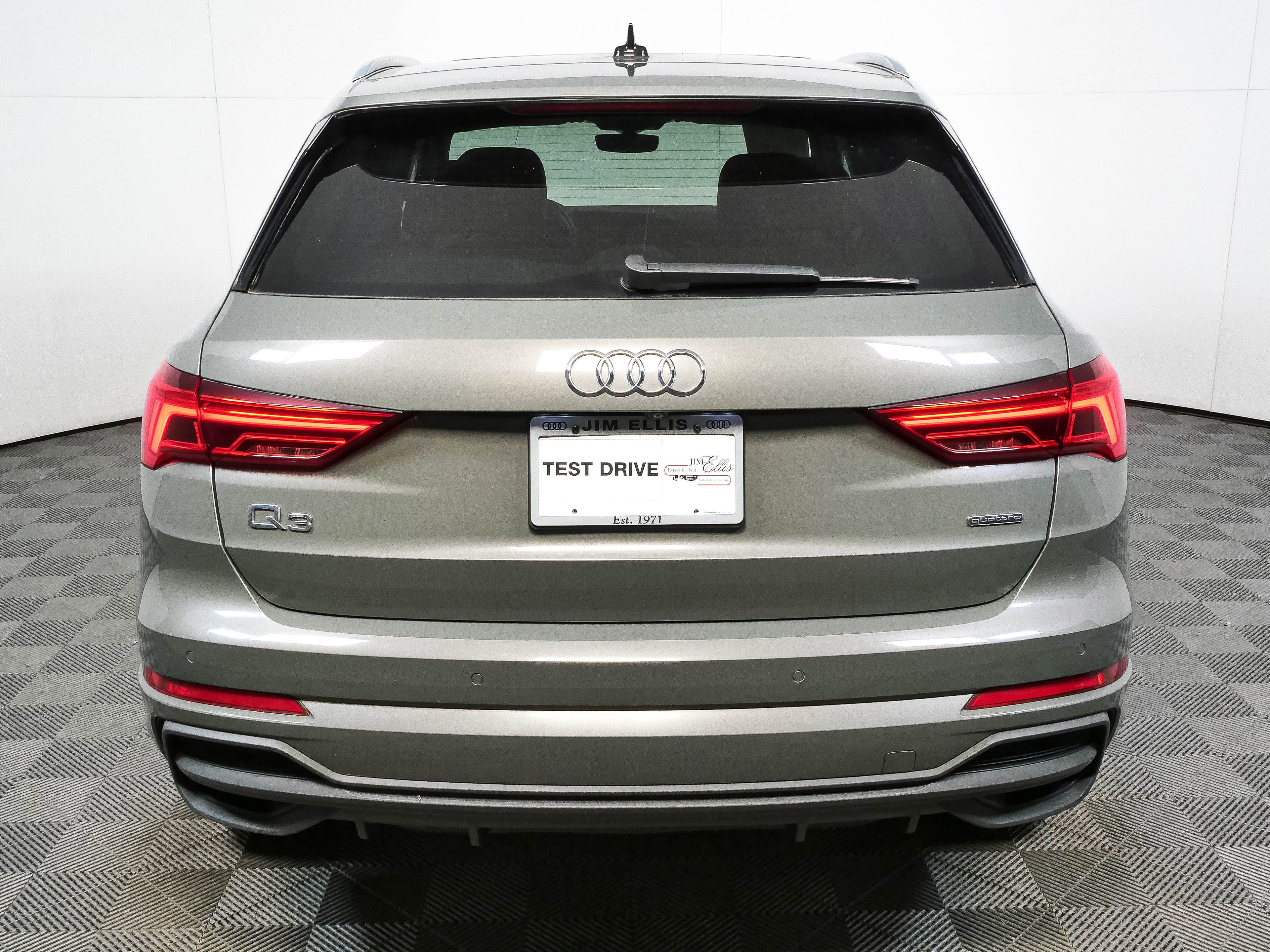Used 2023 Audi Q3 2.0T Premium Plus AWD/4WD image 30