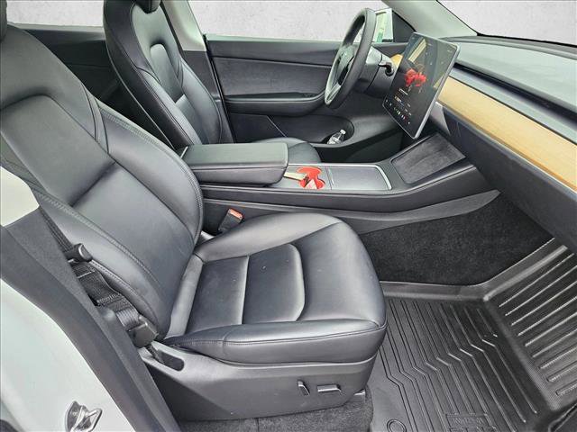 Used 2022 Tesla Model Y Long Range image 22