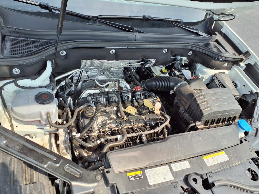 Used 2025 Volkswagen Atlas SE image 36