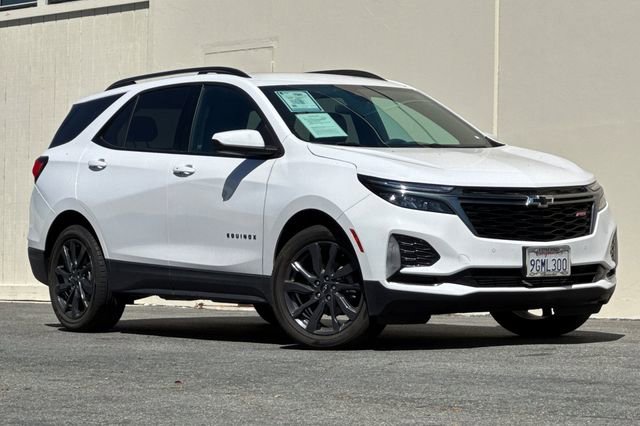 Used 2023 Chevrolet Equinox RS FWD image 2