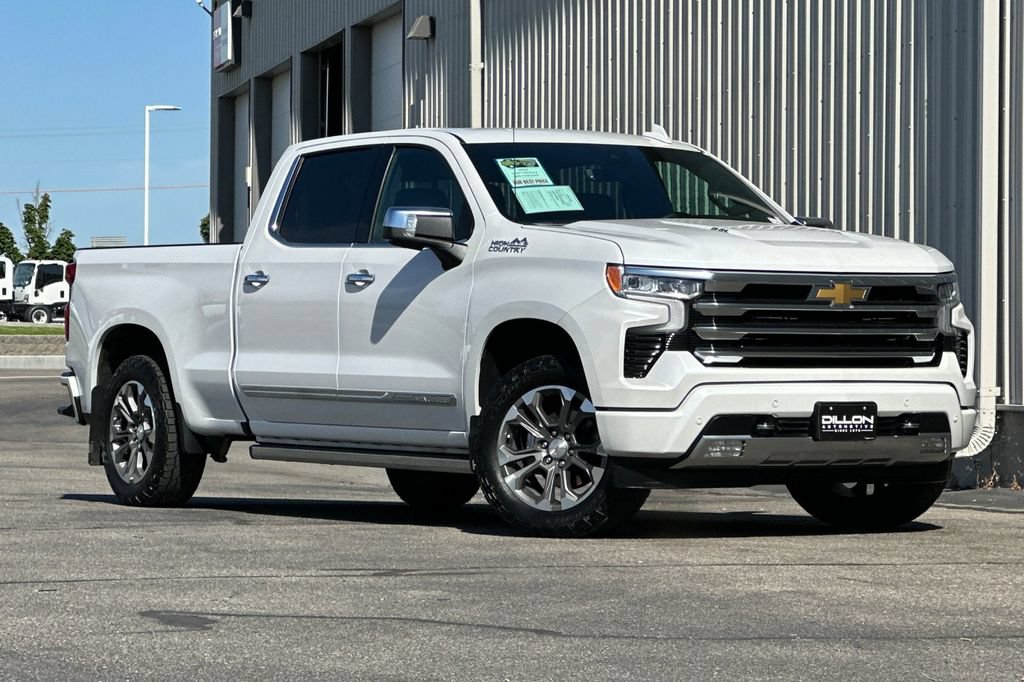 Used 2024 Chevrolet Silverado 1500 High Country w/ Technology Package AWD/4WD image 2