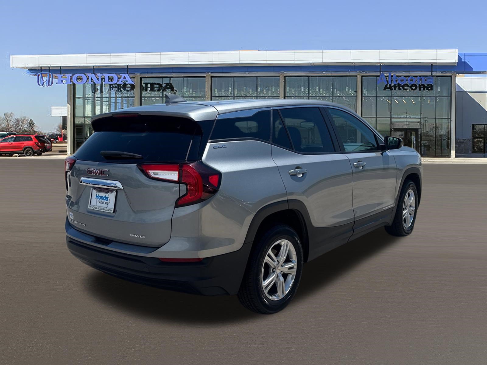Used 2024 GMC Terrain SLE AWD/4WD image 4