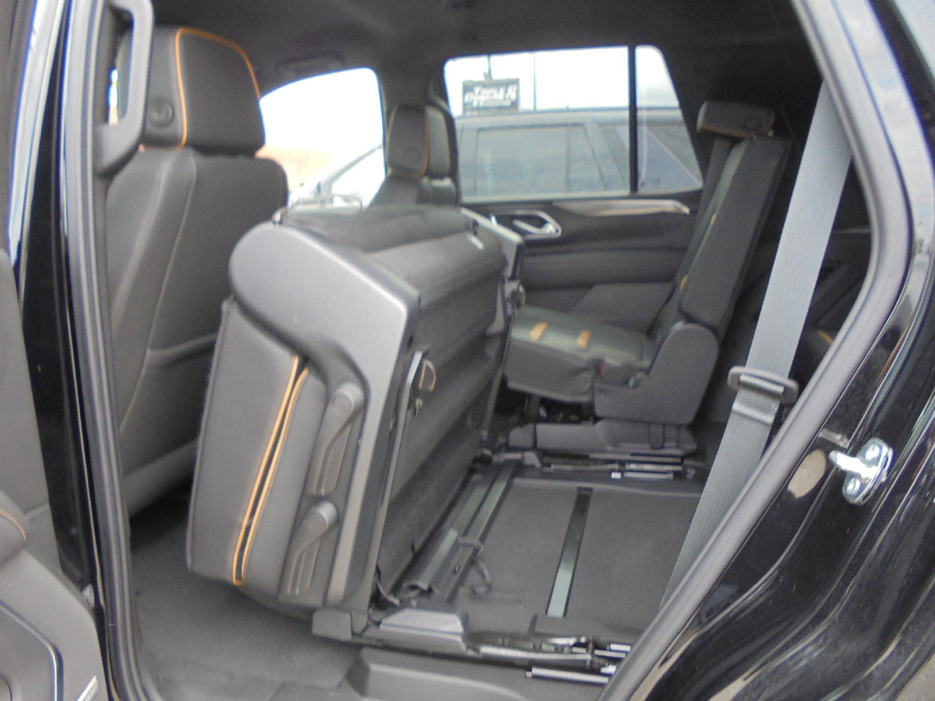 Used 2023 GMC Yukon AT4 w/ LPO, Floor Liner Package image 13