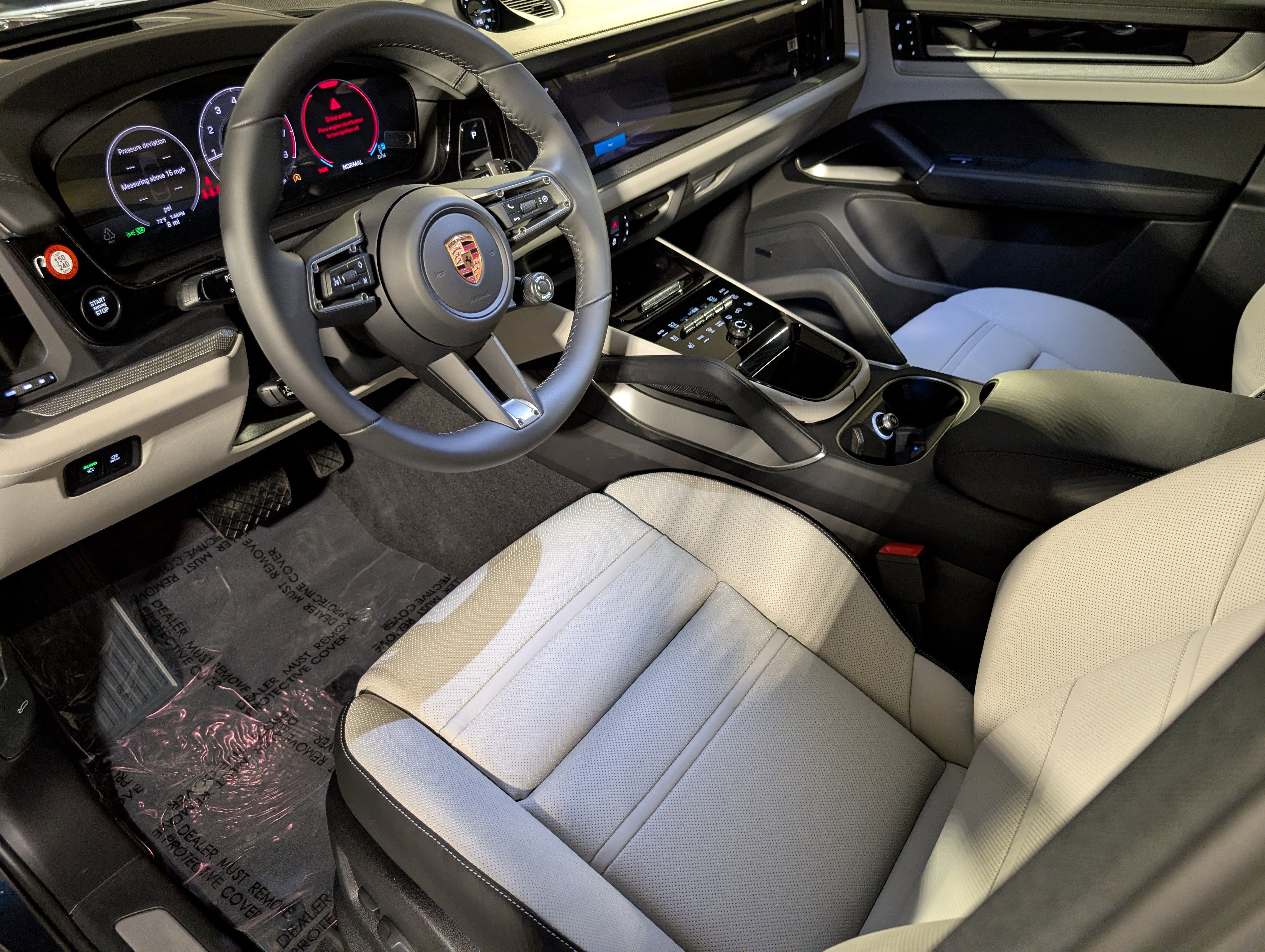 New 2026 Porsche Cayenne Coupe image 4