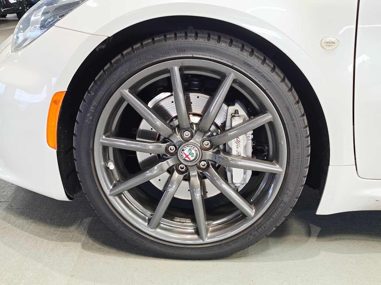 Used 2018 Alfa Romeo 4C Coupe w/ Convenience Group - Coupe image 8