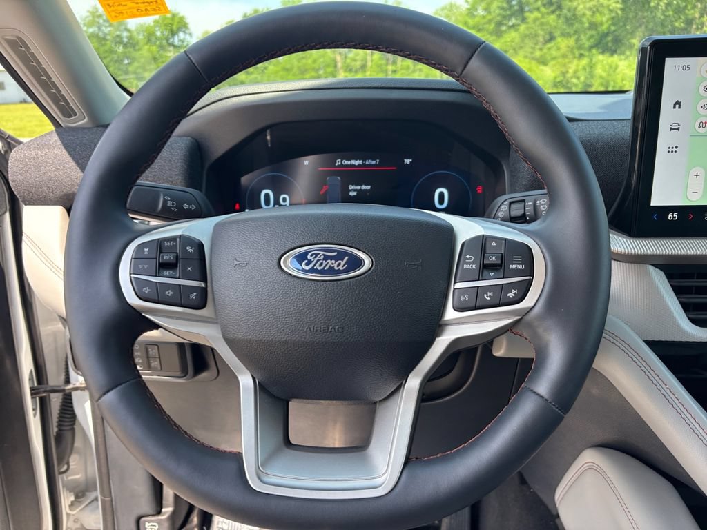 Used 2025 Ford Explorer Active w/ Active Comfort Package AWD/4WD image 29