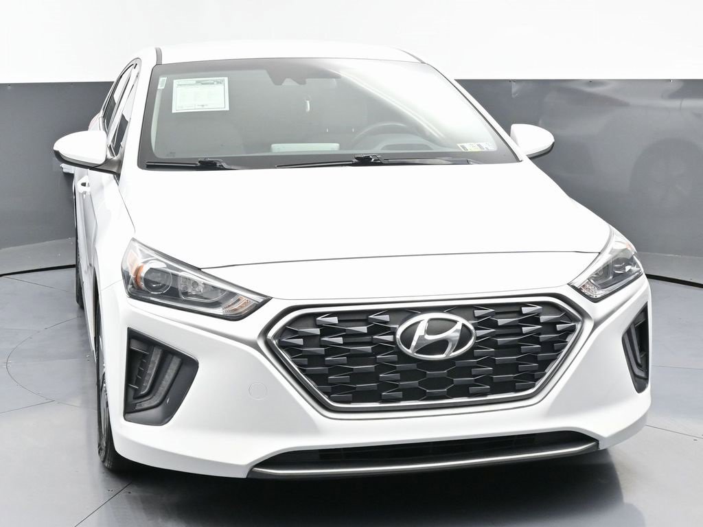 Used 2021 Hyundai Ioniq SE image 4