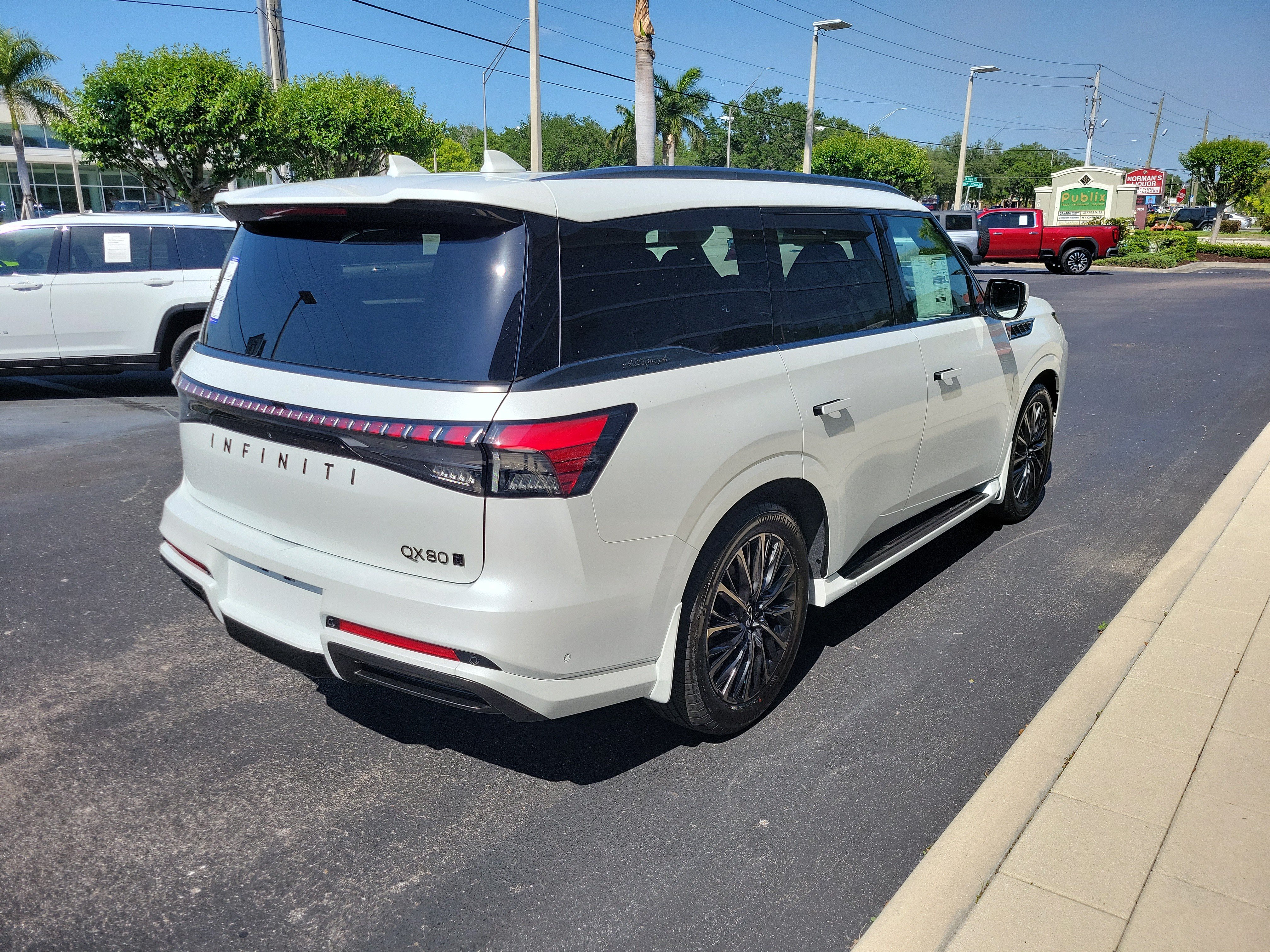 New 2026 INFINITI QX80 Autograph w/ Premium Cargo Package AWD/4WD image 4