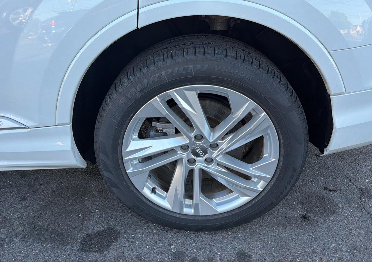 Used 2020 Audi Q7 2.0T Premium Plus w/ Premium Plus Package AWD/4WD image 12