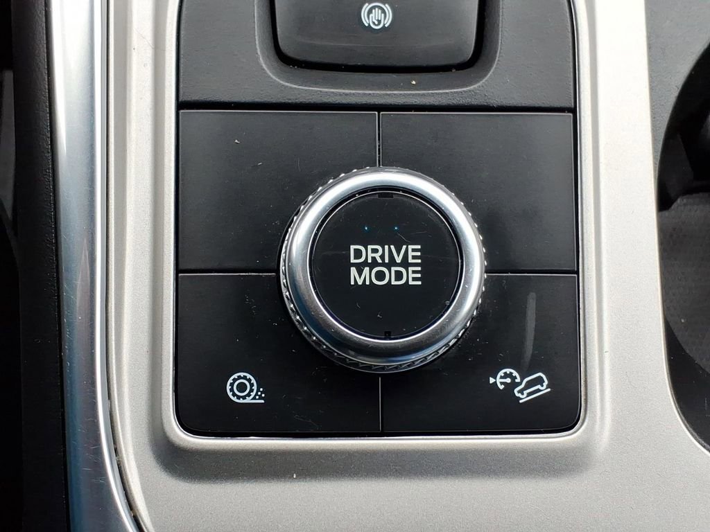 Used 2023 Ford Explorer XLT w/ Equipment Group 202A AWD/4WD image 20
