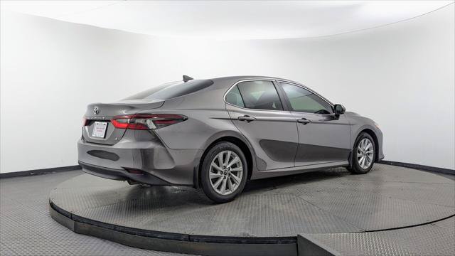 Used 2024 Toyota Camry LE w/ Convenience Package FWD image 7
