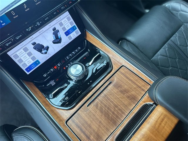 Used 2023 Jeep Grand Wagoneer Series III image 22