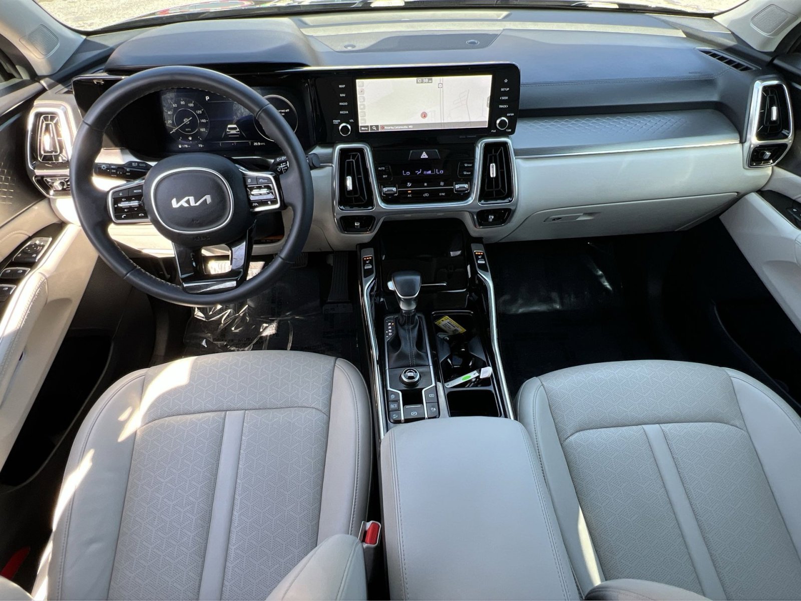 Used 2023 Kia Sorento SX image 21