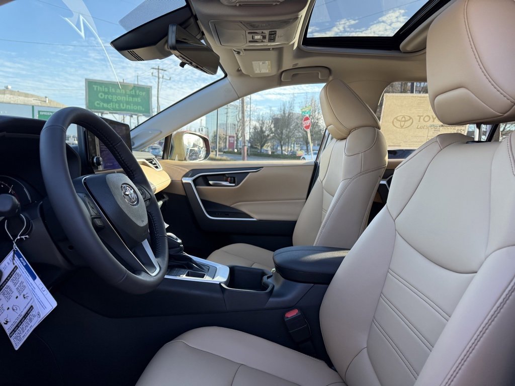 Used 2025 Toyota RAV4 XLE Premium image 13