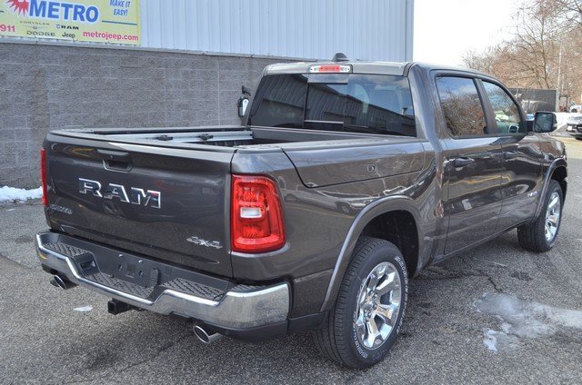 New 2026 RAM 1500 4x4 Crew Cab image 8