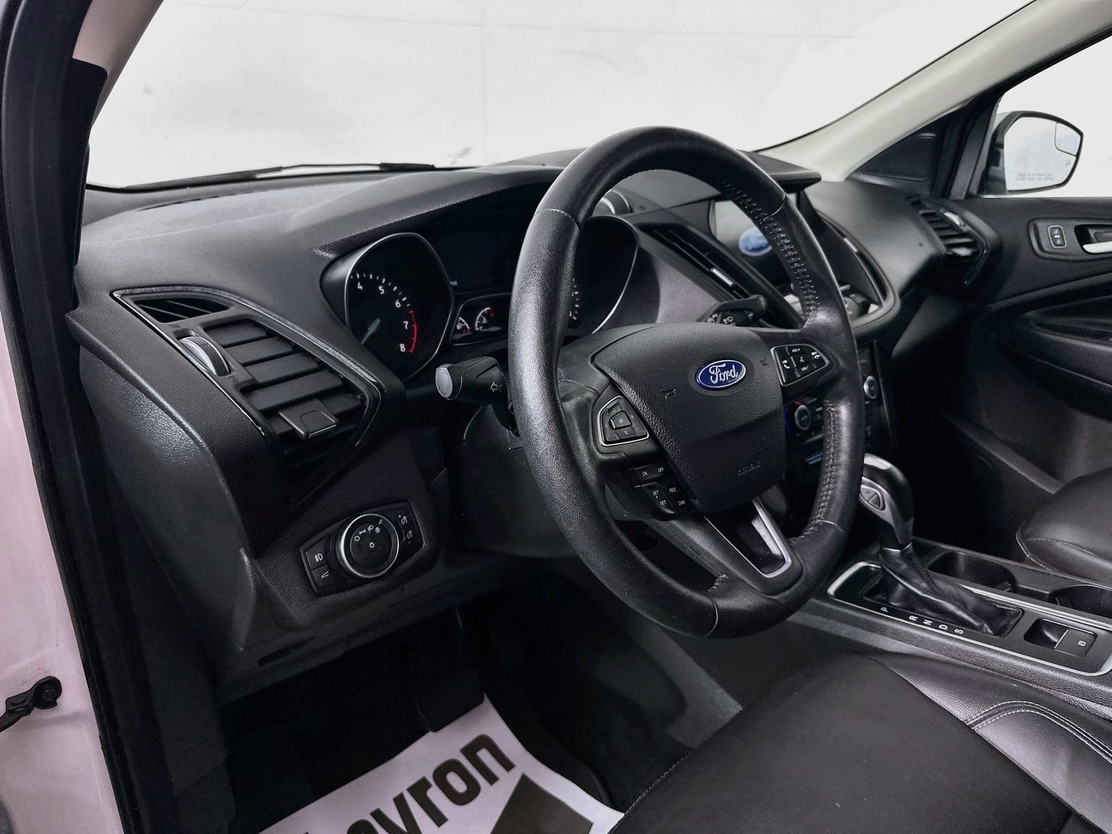 Used 2019 Ford Escape Titanium AWD/4WD image 9