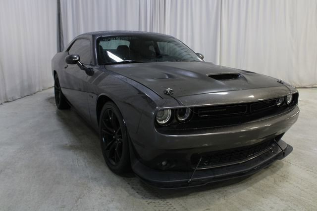 Used 2016 Dodge Challenger R/T w/ Blacktop Package RWD image 36
