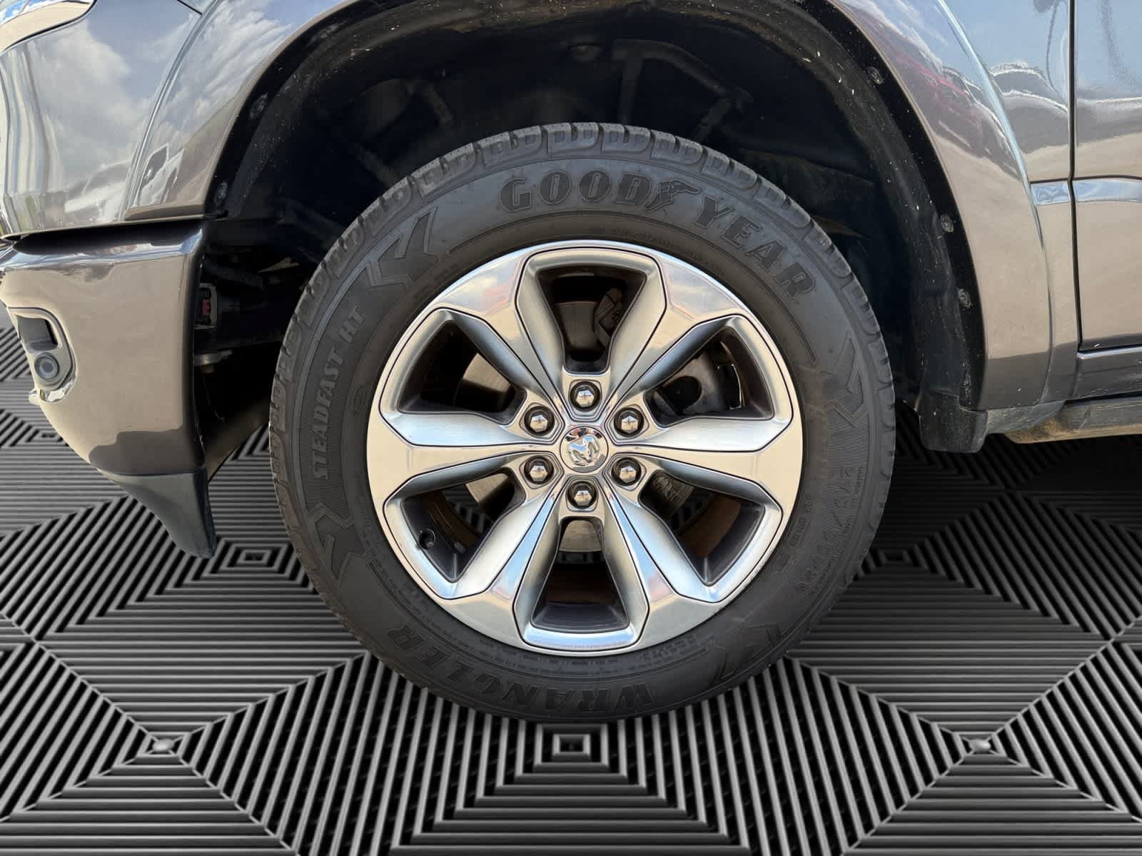 Used 2019 RAM 1500 Limited AWD/4WD image 9