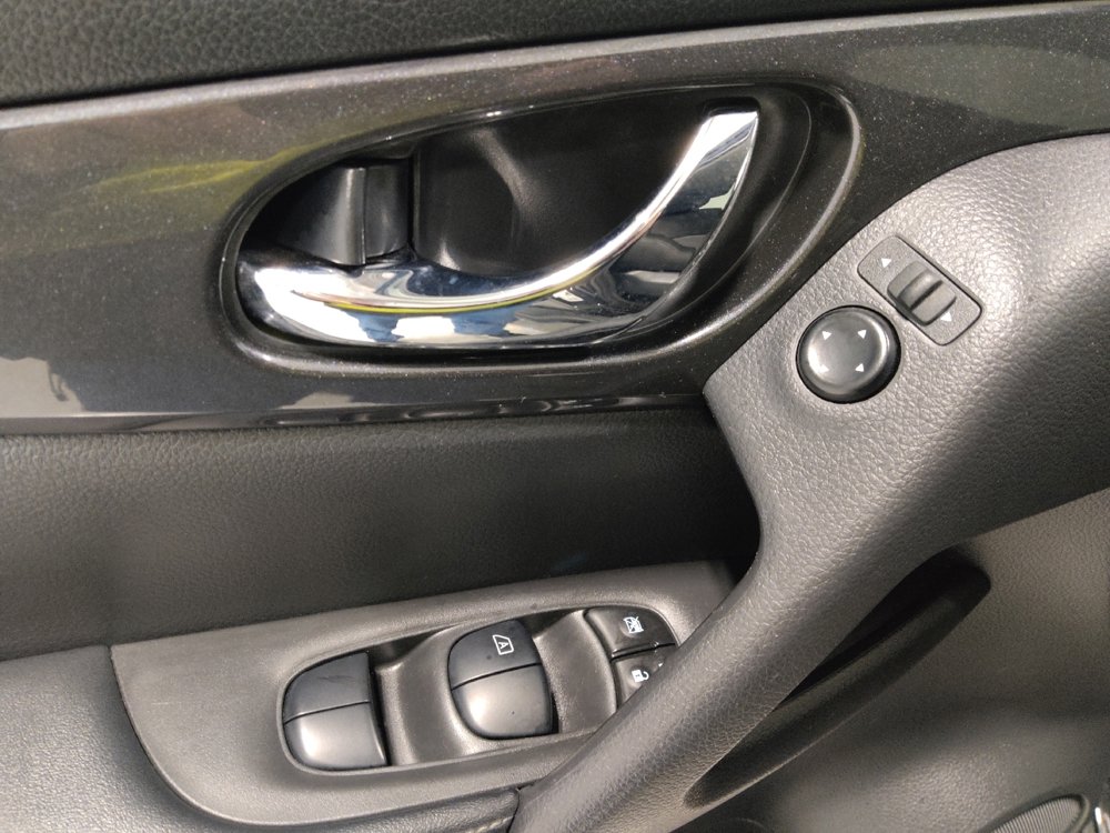 Used 2020 Nissan Rogue SV image 27