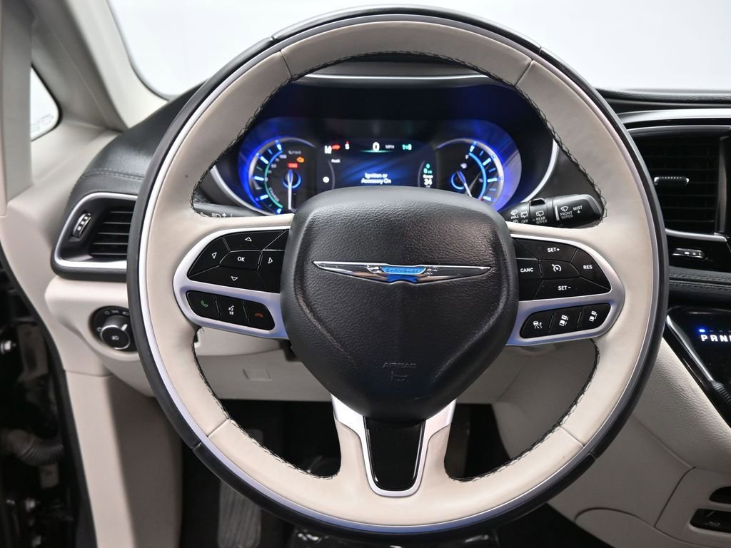 Used 2018 Chrysler Pacifica Limited w/ Advanced Safetytec Group image 13