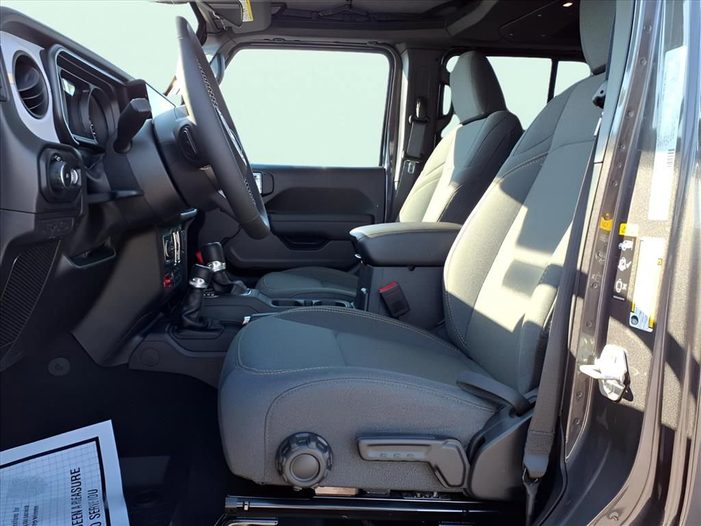 New 2025 Jeep Wrangler Willys AWD/4WD image 18