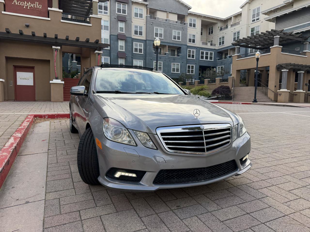 Used 2010 Mercedes-Benz E 550 Sedan image 14