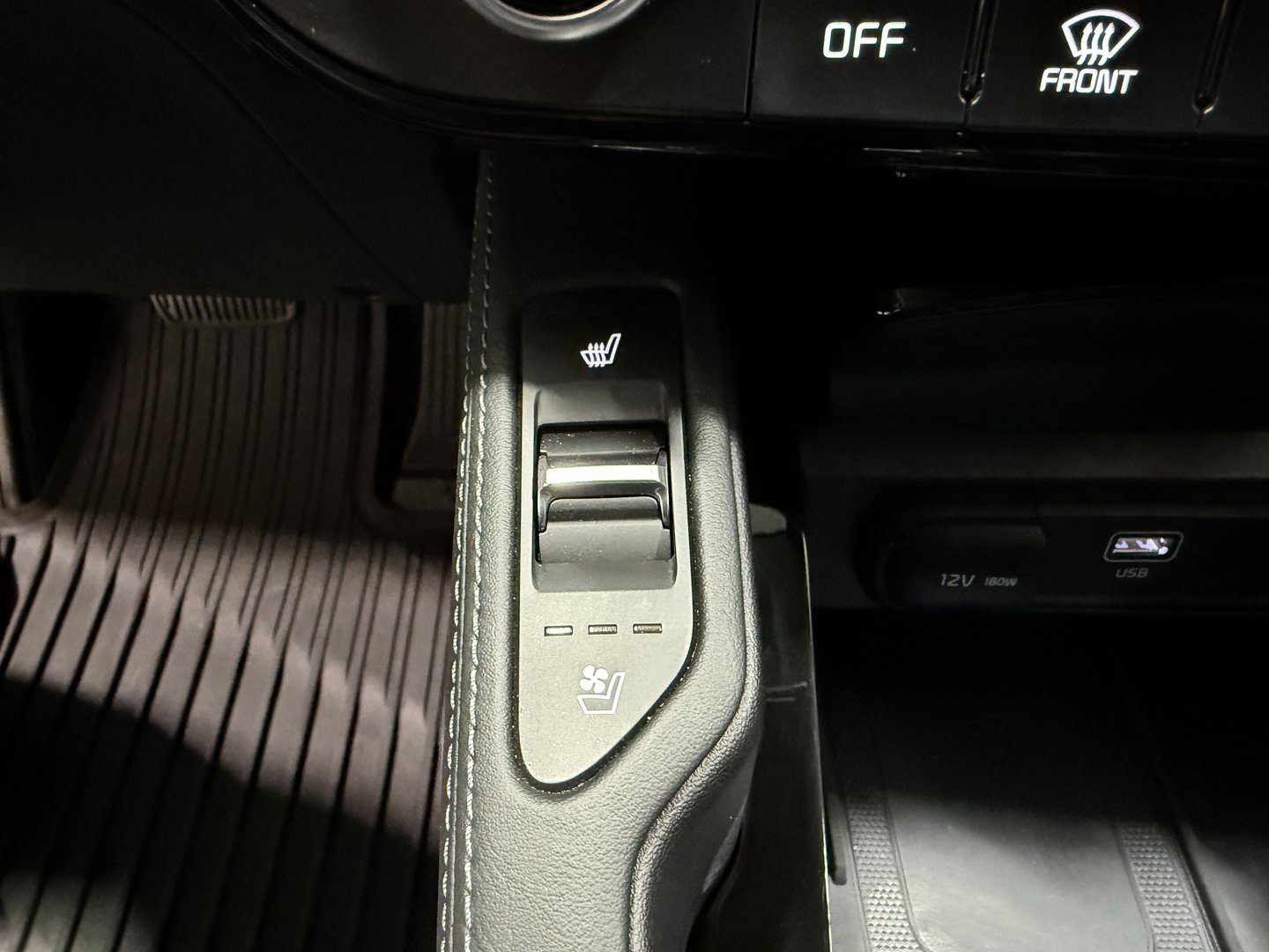 Used 2025 Kia Telluride EX image 16