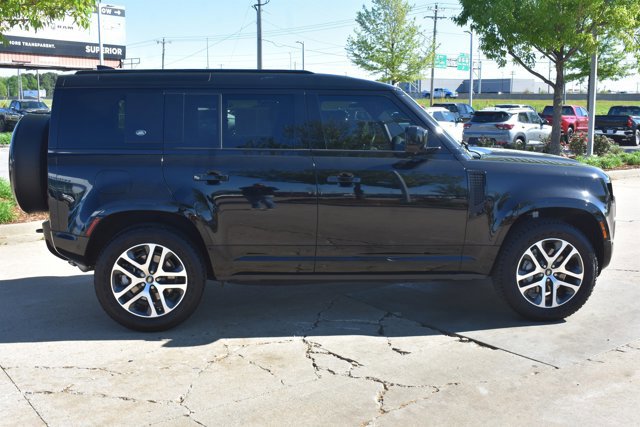 Used 2024 Land Rover Defender 110 X-Dynamic SE image 4