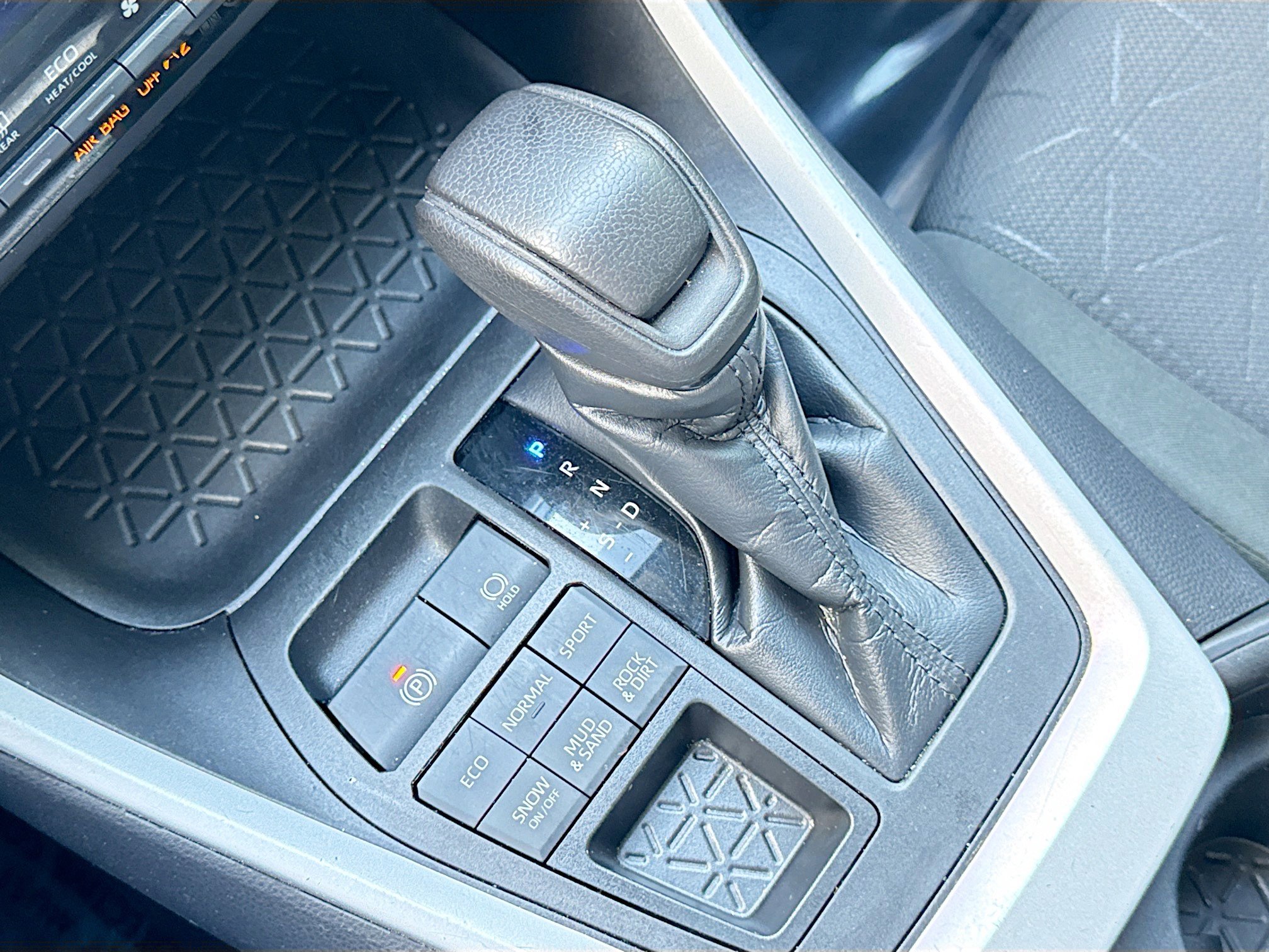 Used 2021 Toyota RAV4 XLE image 26