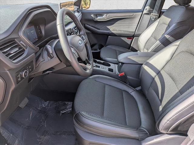 New 2026 Ford Escape SE w/ Class II Trailer Tow Package image 4