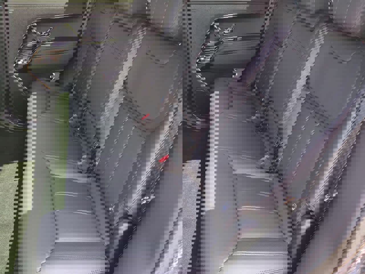 New 2025 Land Rover Range Rover Sport Dynamic SE image 18