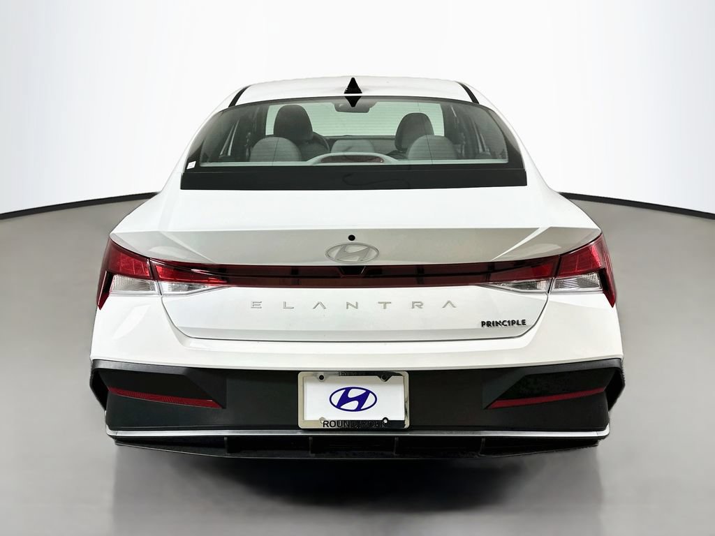 New 2026 Hyundai Elantra SE FWD image 6