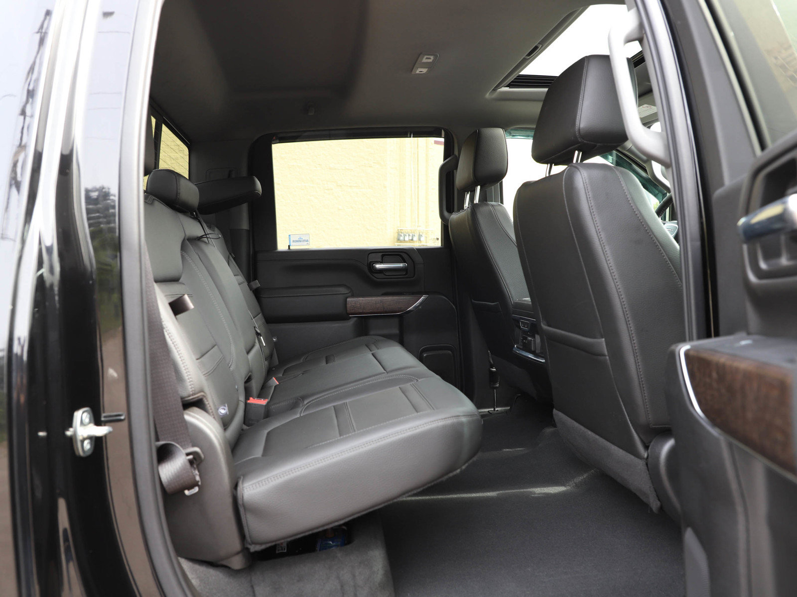 Used 2023 GMC Sierra 3500 Denali w/ Denali Black Diamond Edition AWD/4WD image 12
