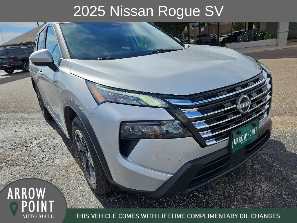 Used 2025 Nissan Rogue SV FWD image 2