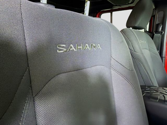 Used 2018 Jeep Wrangler Unlimited Sahara w/ Uconnect 4C Nav & Sound Group image 36