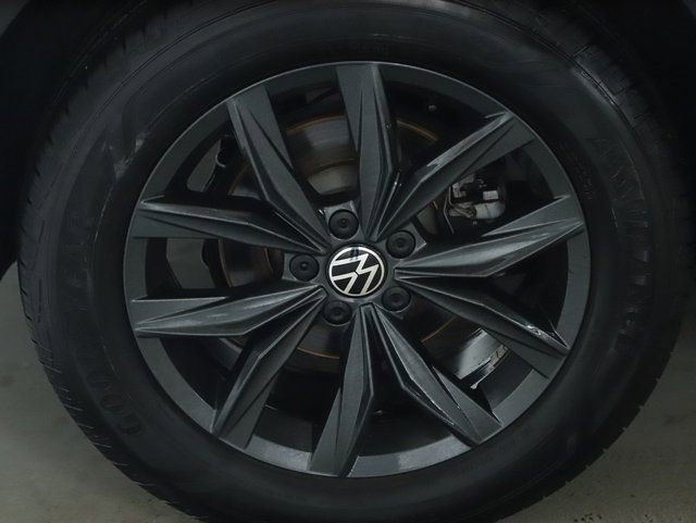 Used 2024 Volkswagen Tiguan SE FWD image 12