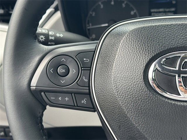 Used 2025 Toyota Corolla Cross LE image 13